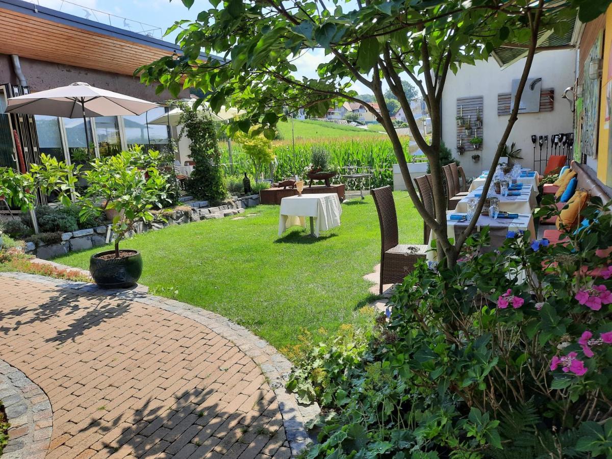 Malerwinkl Restaurant + Kunsthotel Hatzendorf Eksteriør bilde