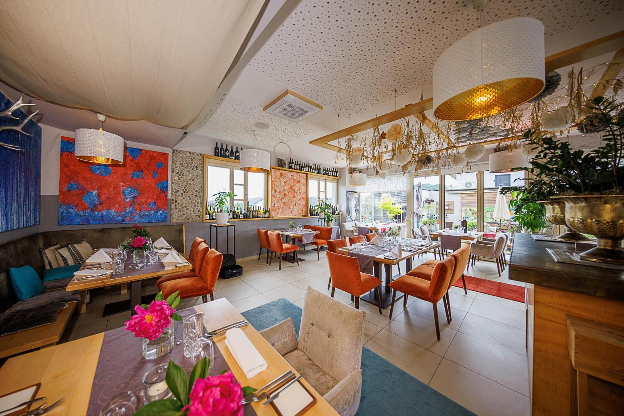 Malerwinkl Restaurant + Kunsthotel Hatzendorf Eksteriør bilde